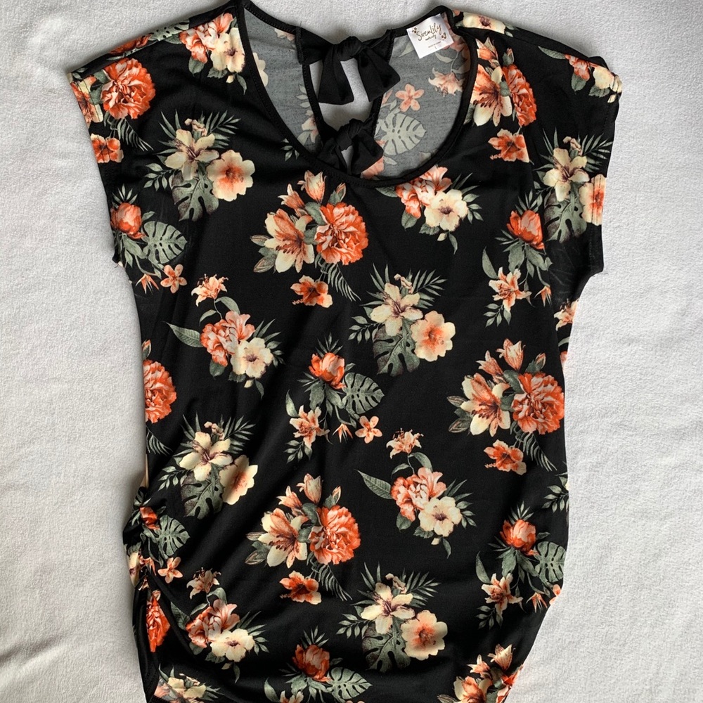 Floral maternity shirt